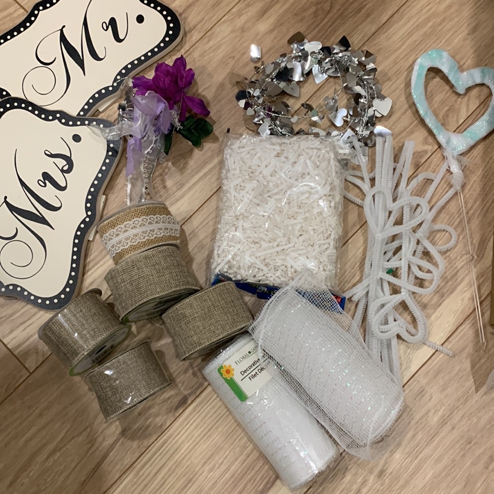 Wedding Party Decor Supplies | Mr. & Mrs. Signs | Jute Ribbons | Heart